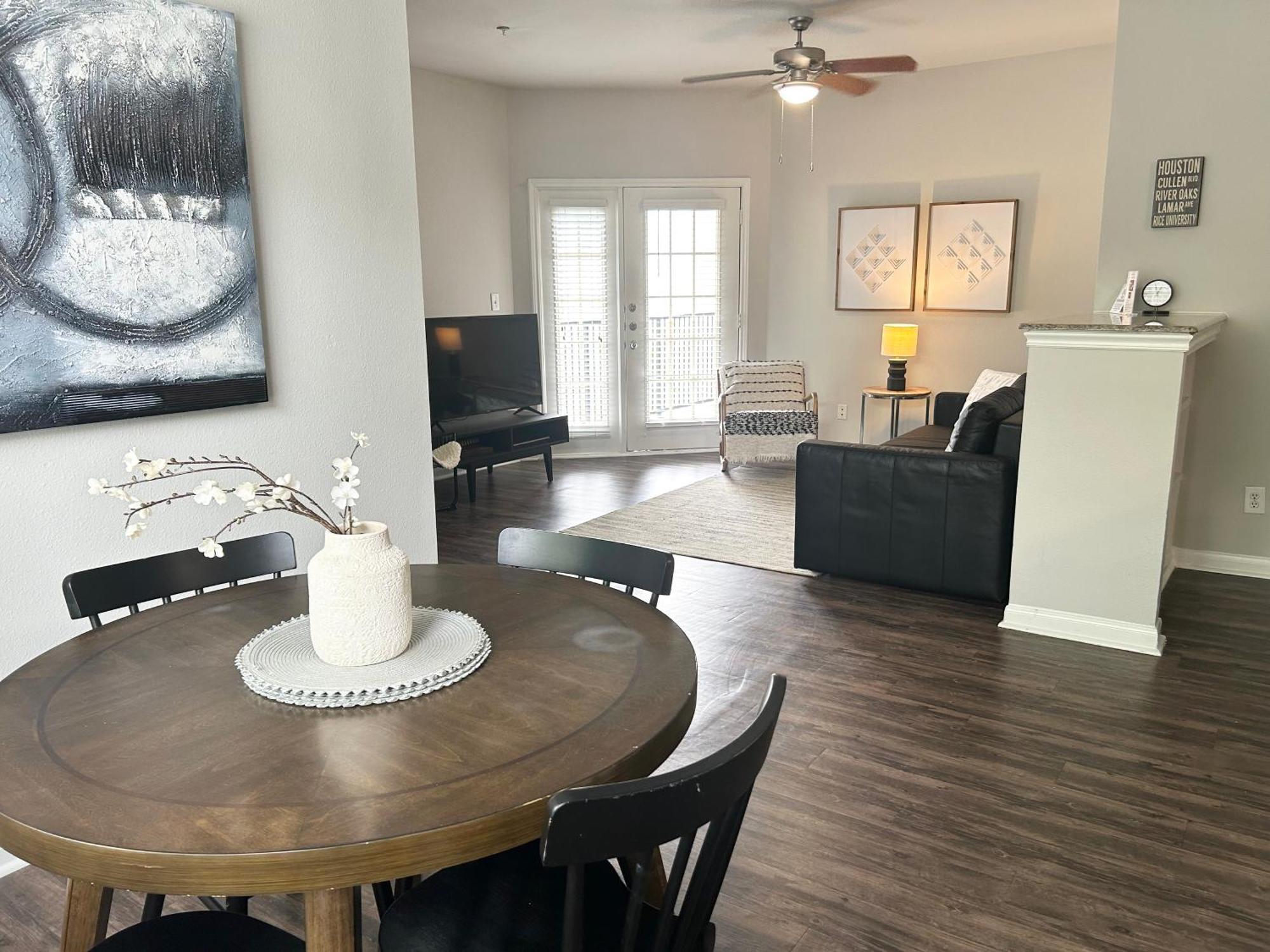 Hidden Gem At Med Center 2Br & 2Ba Apartment 休斯敦 外观 照片