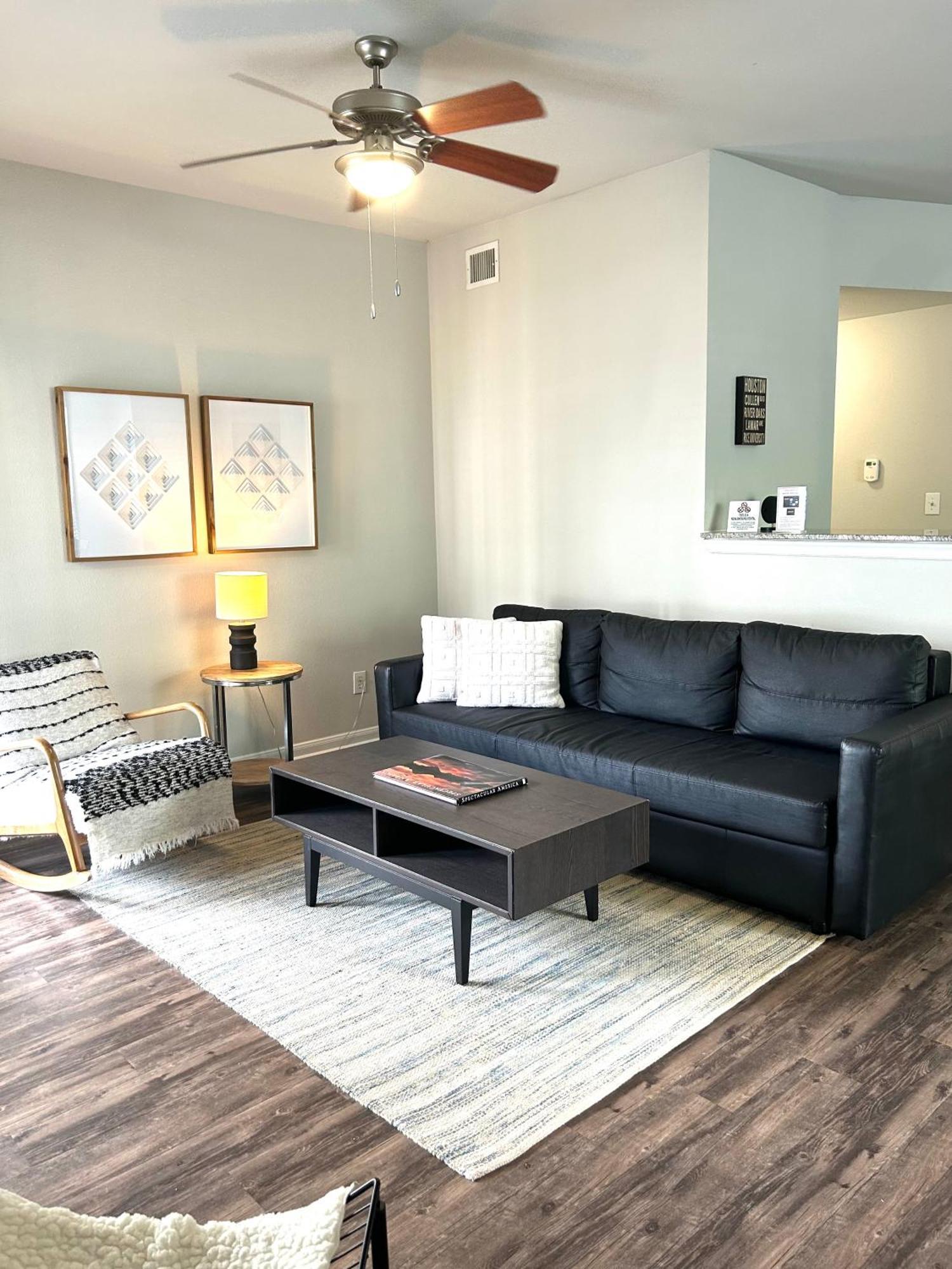Hidden Gem At Med Center 2Br & 2Ba Apartment 休斯敦 外观 照片